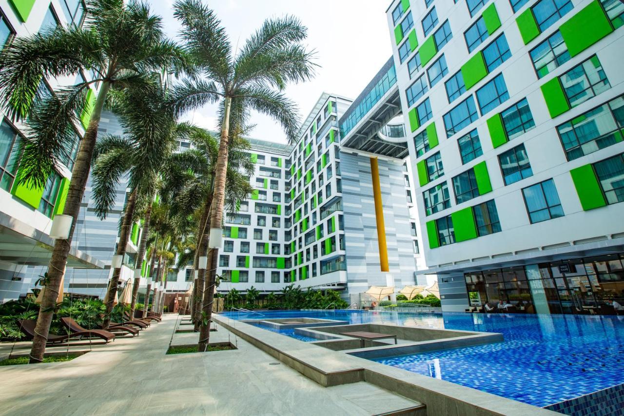 Republic Saigon Airport Suites *