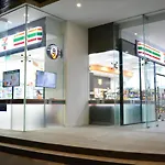 Republic Suites Saigon Airport
